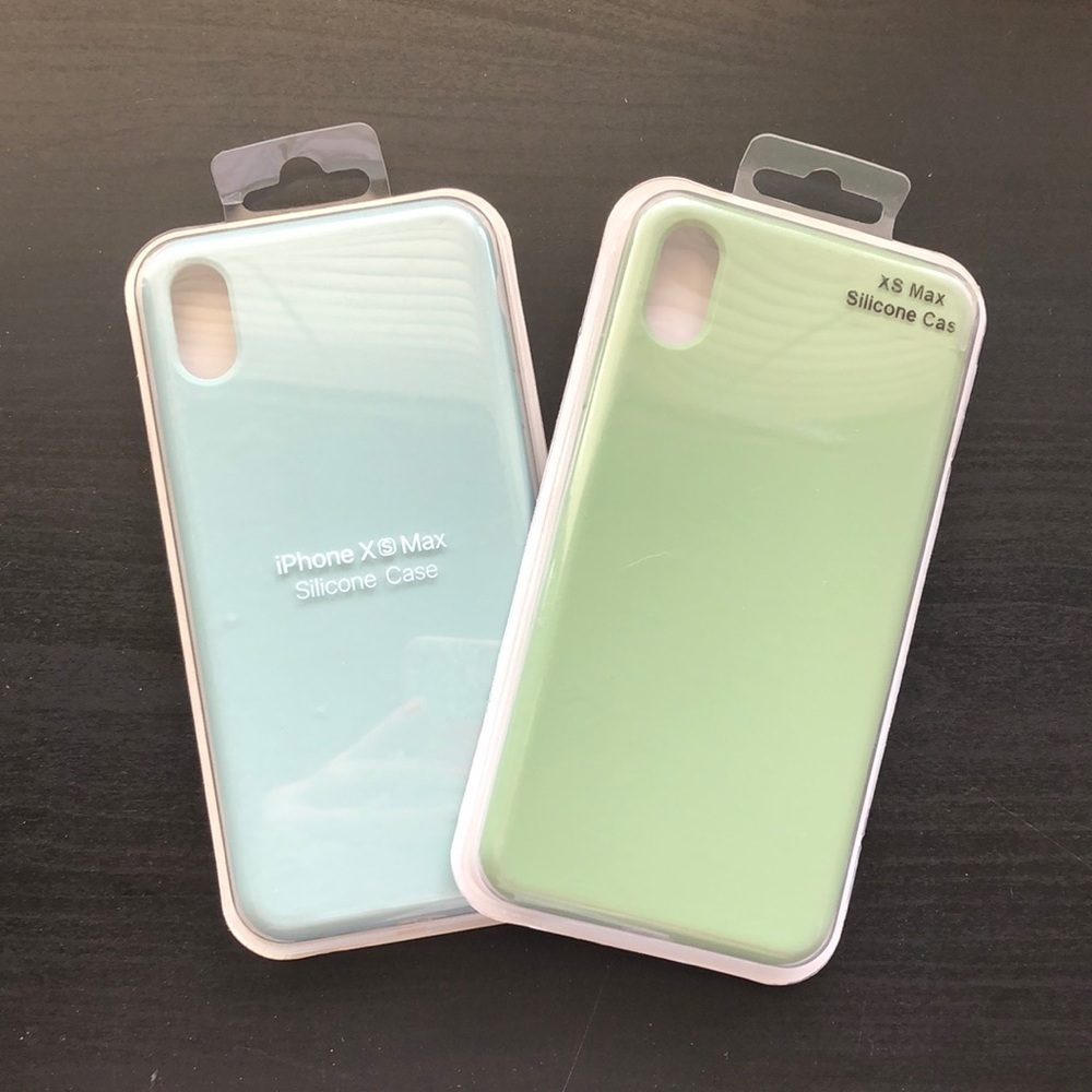 NEW iPhone Xs Max silicone case - Set of 2